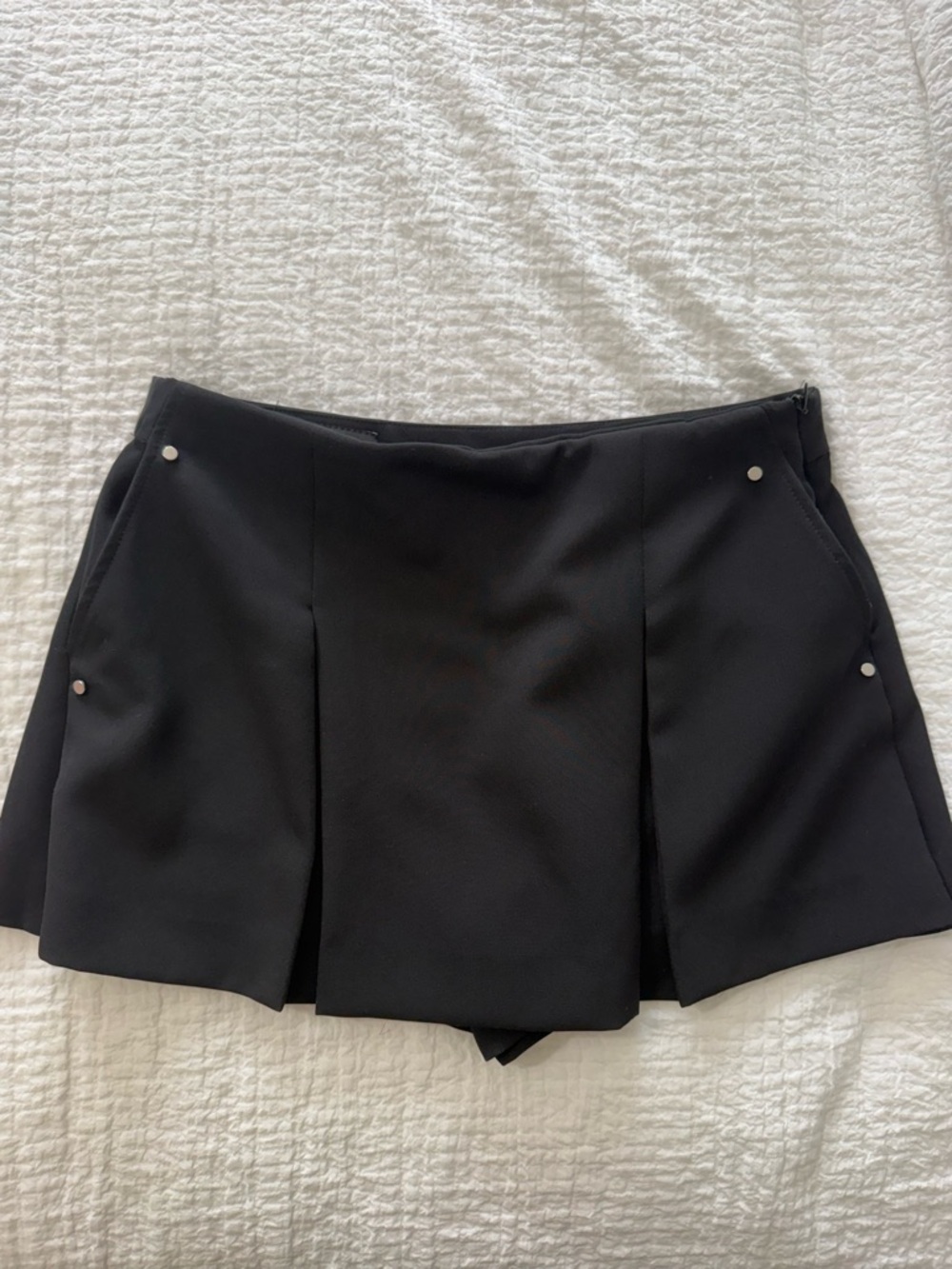 Zara Black A-Line Mini Skirt with Front Pleats - Picture 2 of 5